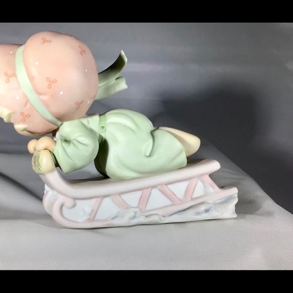 PRECIOUS MOMENTS “Slide into the...” sled figurine - Picture 3 of 16